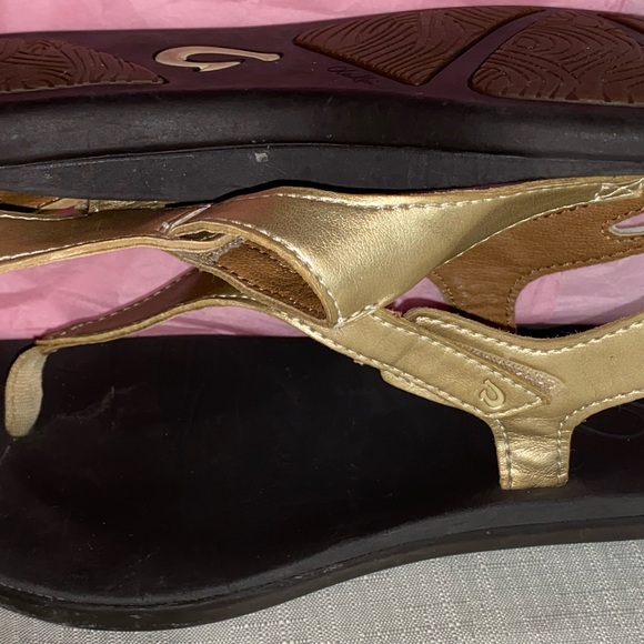 Olukai sandals size 4 - Picture 3 of 6